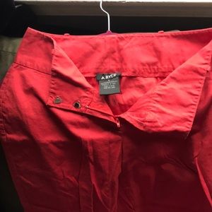 Amy Byer salmon colored capris